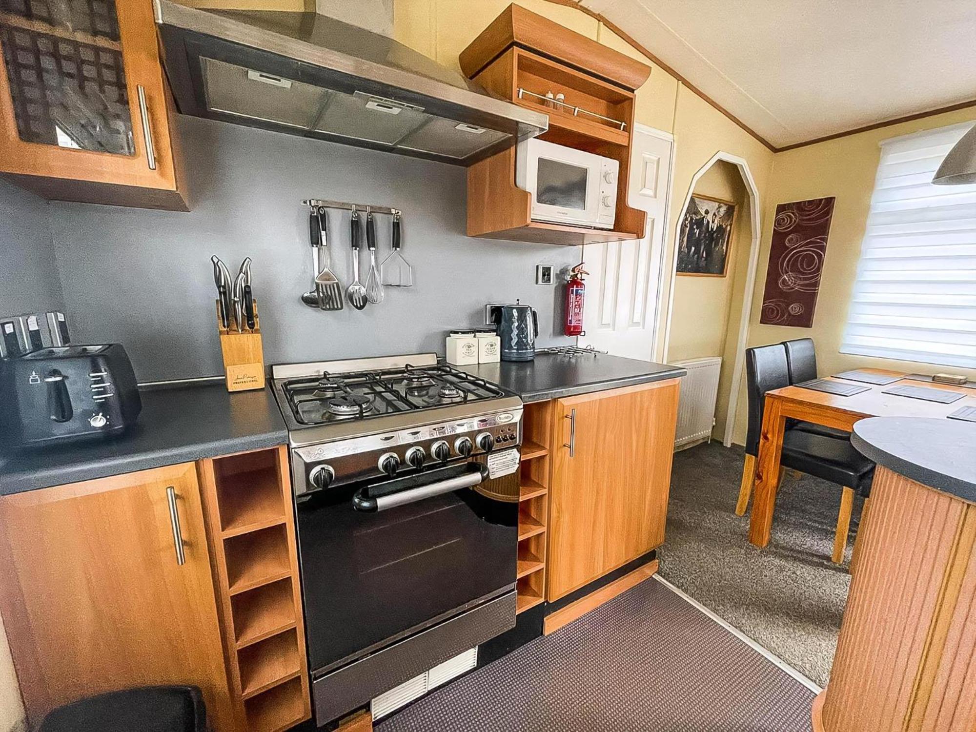 Great Dog Friendly Caravan To Hire With Field Views In Norfolk Ref 10132B Belton with Browston Exterior foto